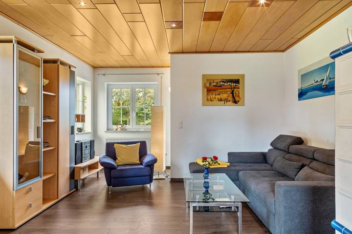 Holiday Home 'Ferienhaus Englburg' with Private Terrace, Private Garden and Wi-Fi in Tittling, Eastern Bavaria