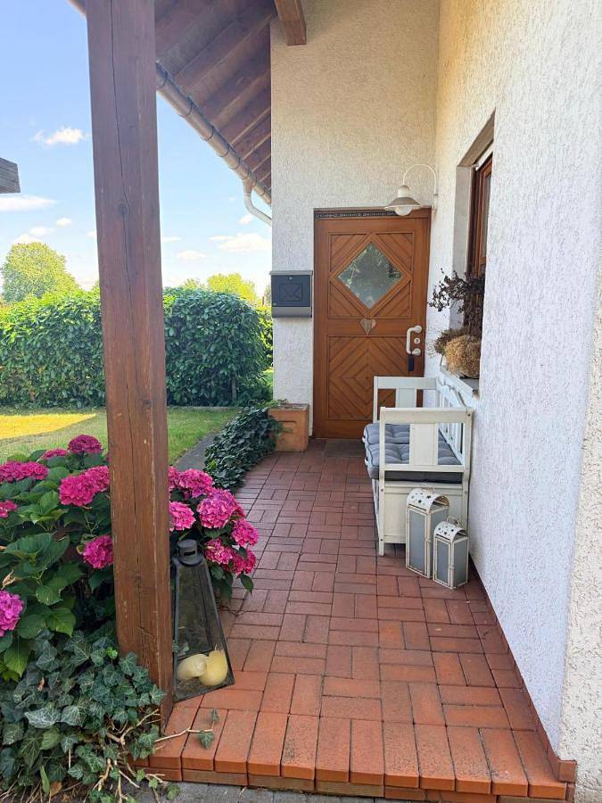 Ferienhaus für 6 Personen, mit Balkon und Terrasse sowie Garten