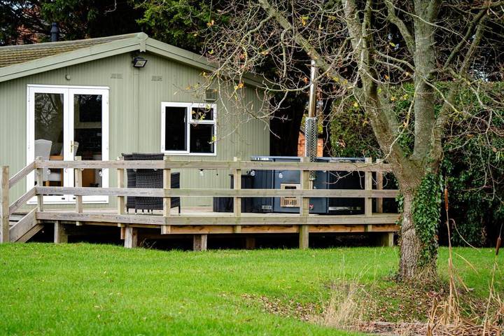 Holiday rental for 2 people, with Balcony and Hot tub as well as Terrace and Garden in Warwickshire
