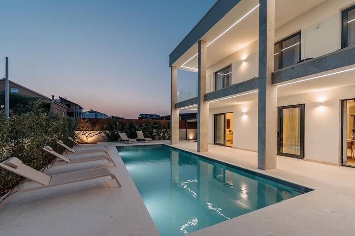 Villa pour 10 personnes à Turanj