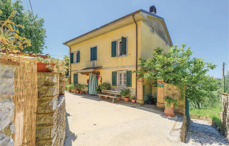 Location de vacances pour 5 personnes, avec piscine ainsi que jardin et terrasse à Camaiore - 3