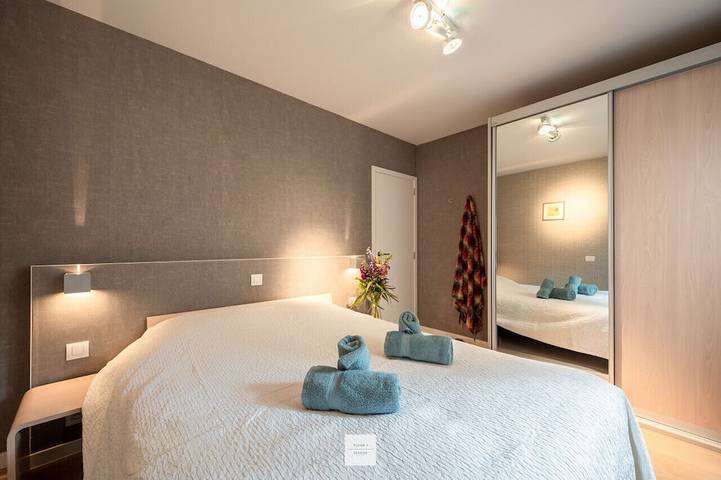 Entire apartment, Bistro Floor, perfect location to discover the coastline in Knokke-Heist, Belgian Coast