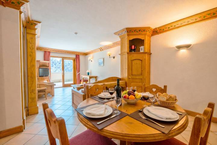 Entire apartment, Le Cristal Mb5 Pool & Parking in Argentière, Chamonix-Mont-Blanc