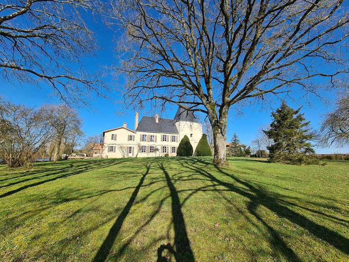 Chambre d’hôte pour 3 personnes, avec jardin et vue sur le lac dans les Deux-Sèvres - 2