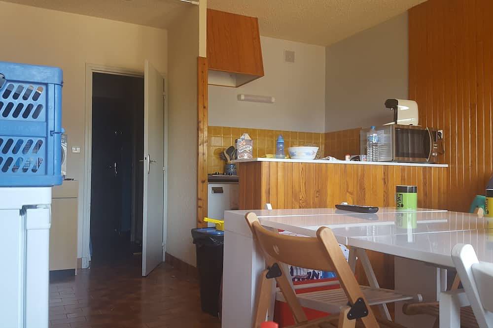 Entire apartment, Apartment for 7/9 people, at the foot of the slopes on ancelle in Ancelle, Écrins National Park
