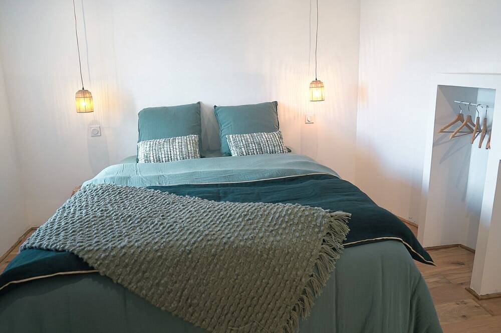 Ganze Wohnung, Apartment-Exklusiv-Ensuite-Stadtblick in Salon-de-Provence, Mittelmeerküste (Frankreich)
