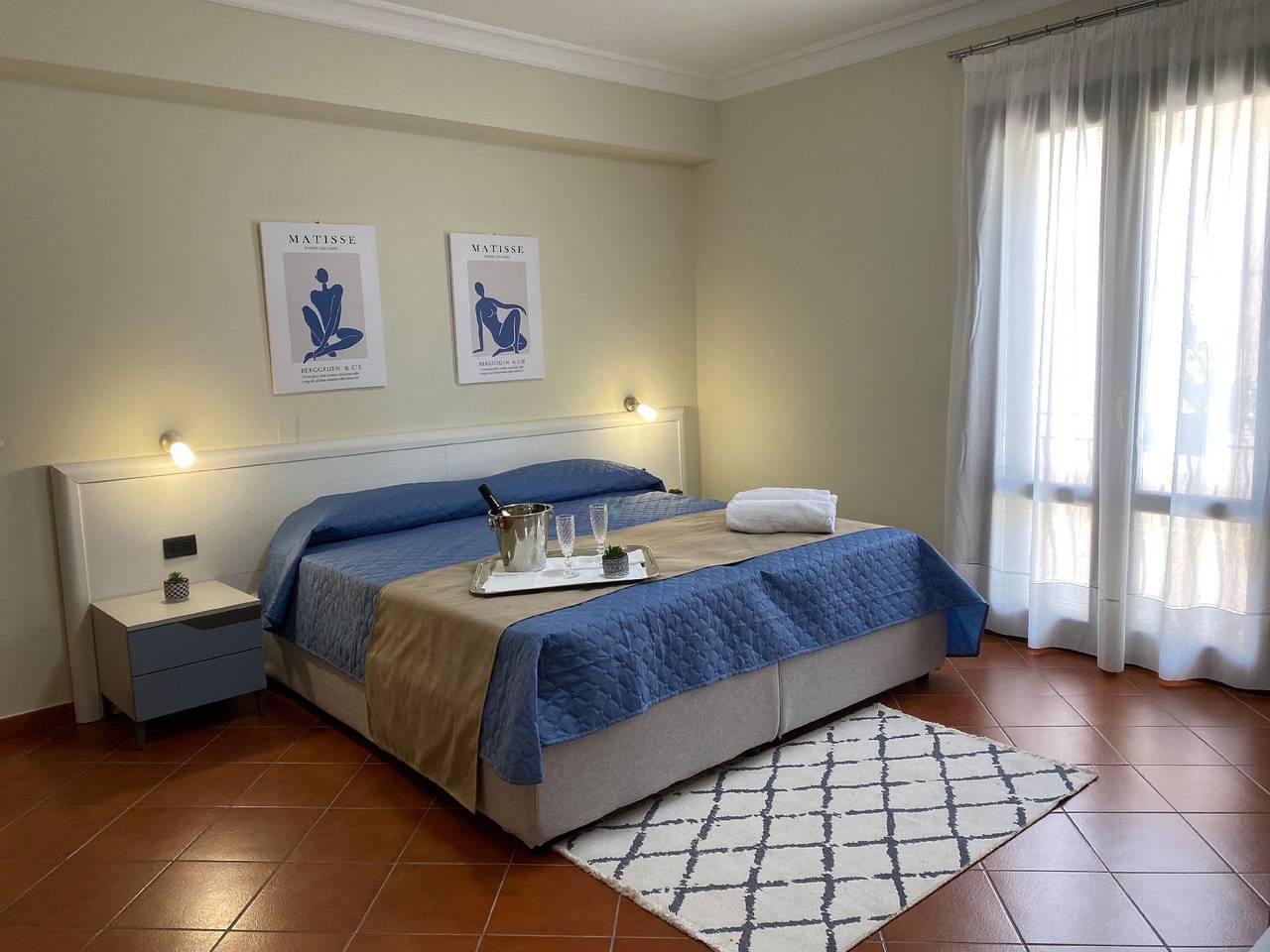 Entire holiday apartment, Scala dei Turchi Palace Suites for 3 in Realmonte in Realmonte, Agrigento Province