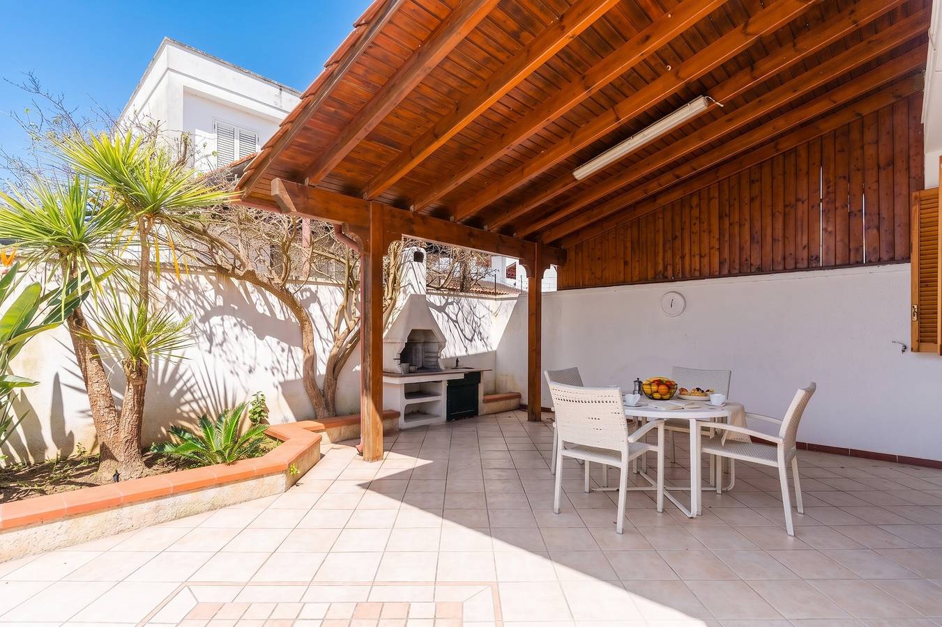 Villa Nina in Torre dell'Orso mit privater Terrasse, Wlan, Klimaanlage und Grill in Melendugno, Lecce Provinz