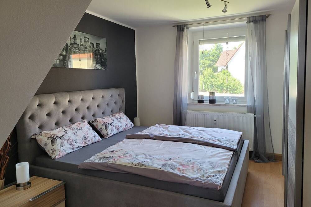 Ganze Wohnung, Im Oberpfälzer Seenland in Wackersdorf, Ostbayern