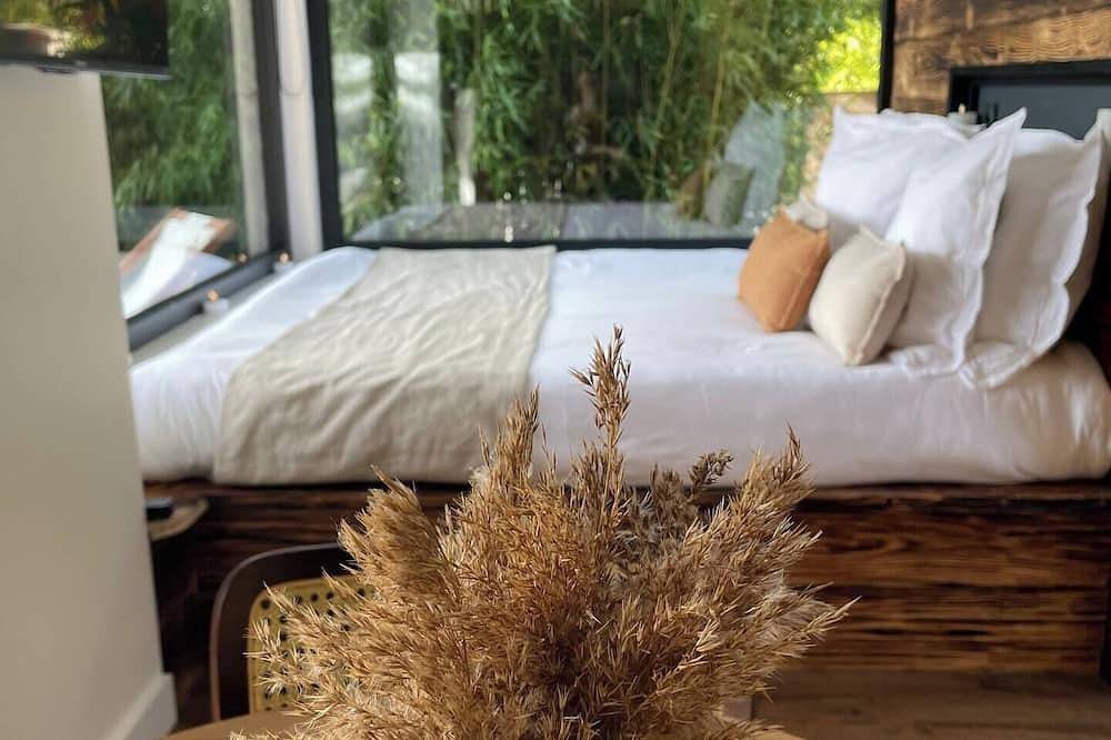 Escapade luxe avec bain nordique au bord du canal in Montcresson, Région de Montargis
