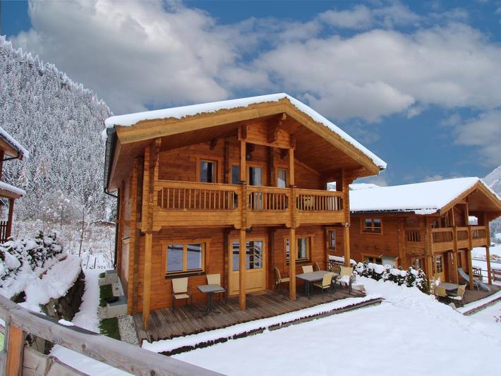 Chalet für 12 Personen, mit Balkon und Whirlpool sowie Terrasse und Garten in Krimml