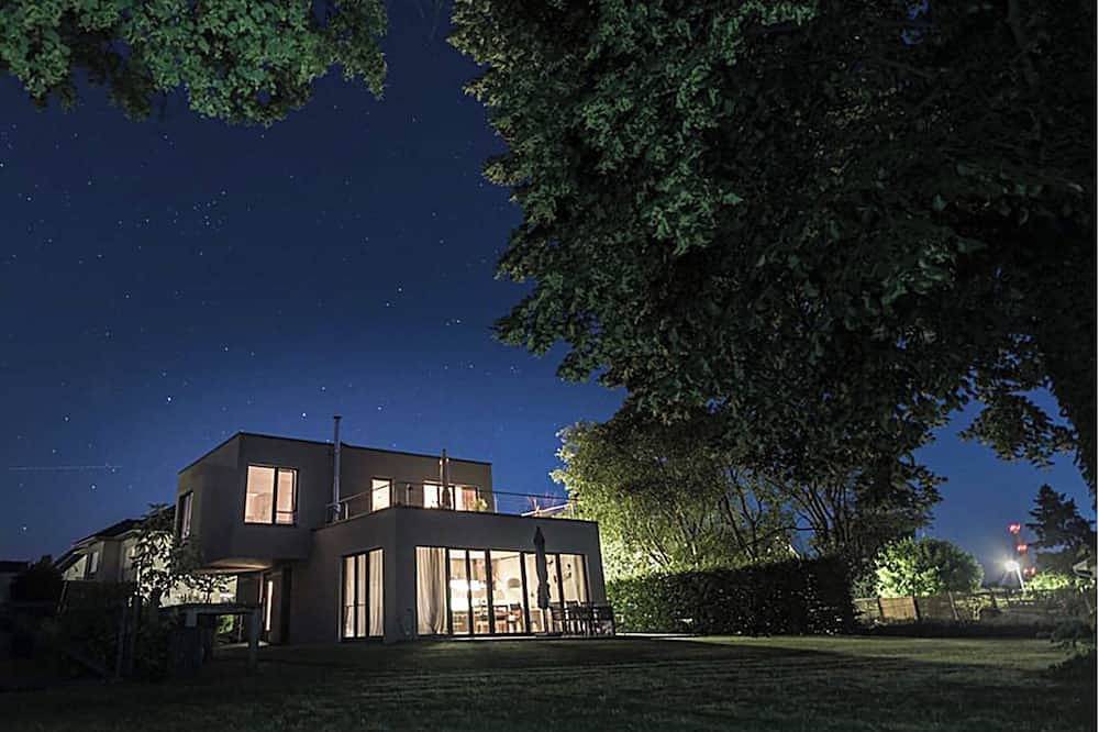 Ganze Wohnung, House on the Havelbogen directly on the water with canoe and jetty, garden apartment***** in Plötzin, Werder