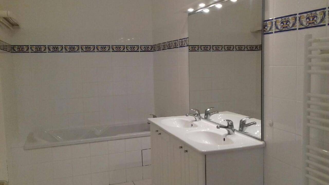 Appartement entier, One-Bedroom Apartment in Saint-Jean-de-Losne, Région de Beaune