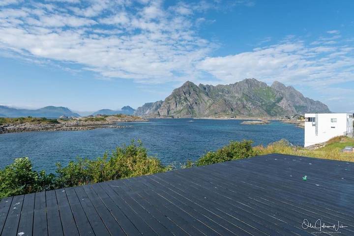 Location de vacances pour 8 personnes, avec jardin et vue, adapté aux familles dans Henningsvær - 3