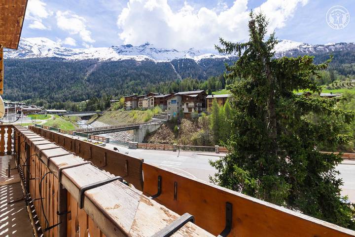 Gîte pour 4 personnes, avec balcon à Lanslevillard - 2