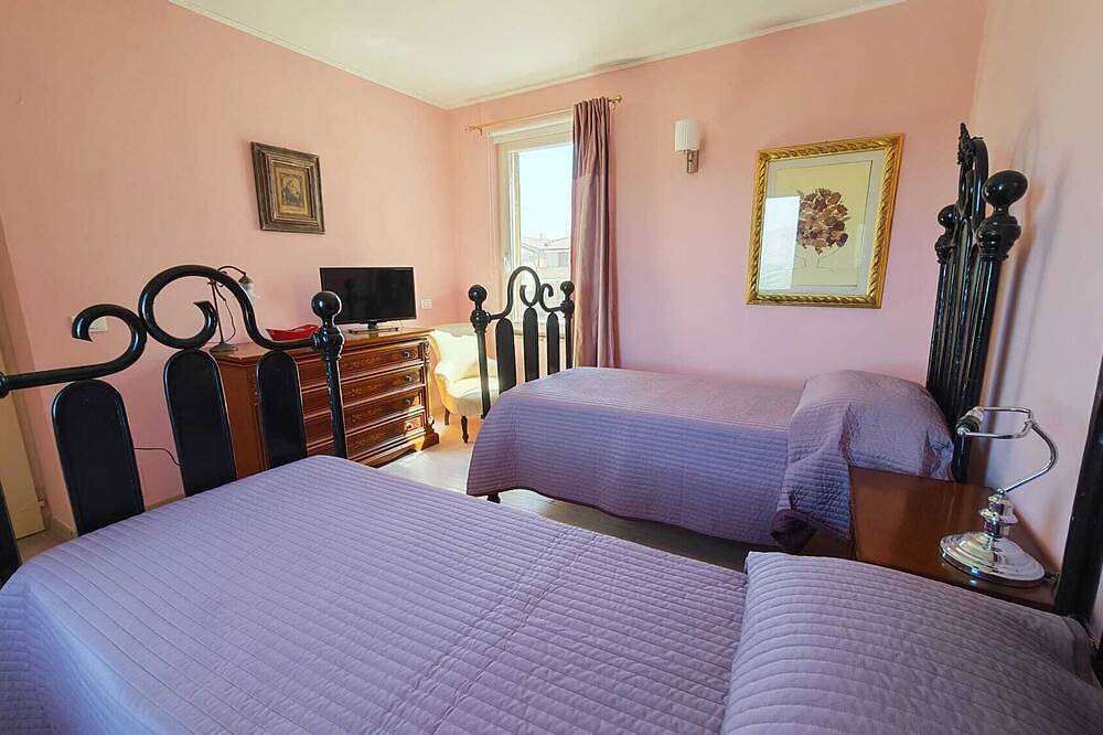 Freistehende Villa mit Garten in einem mittelalterlichen Dorf. in Mosciano Sant'Angelo, Adriaküste Abruzzen
