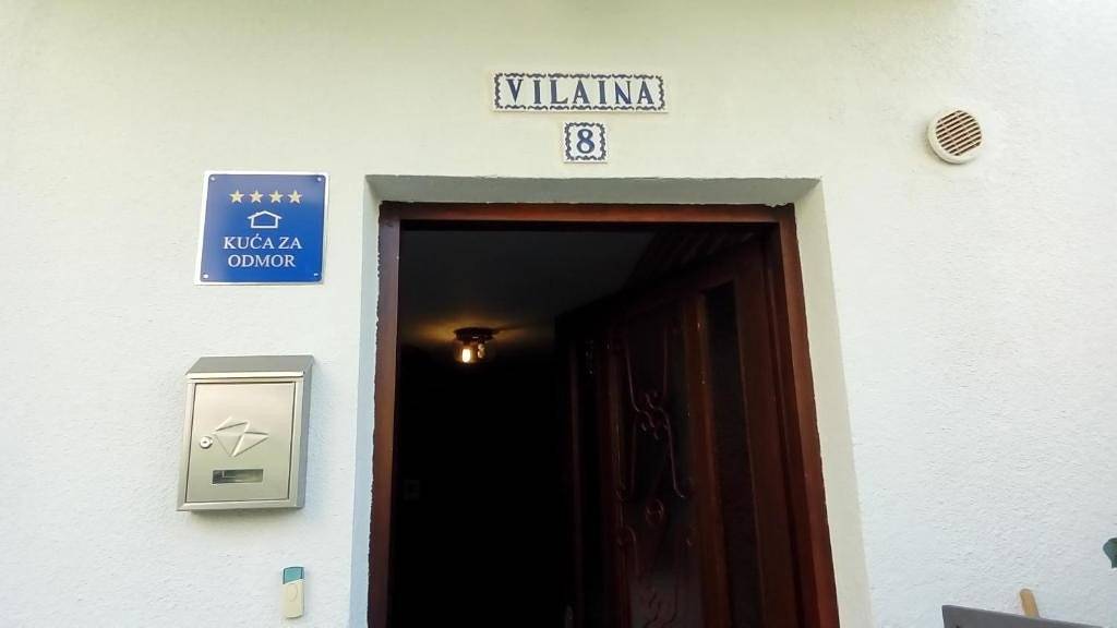 Four-bedroom house with terrace Komiža (Vis) K-25294 in Komiza, Split-Dalmatia