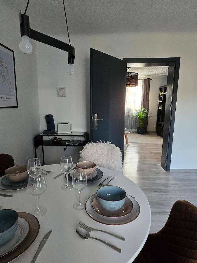 Ferienwohnung für 6 Personen, mit Balkon und Terrasse sowie Garten in Eppelborn