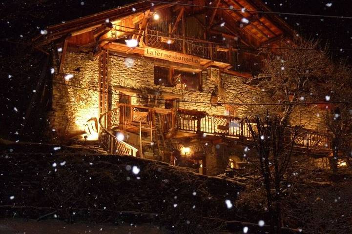 Chambre d’hôte pour 2 personnes, avec Jacuzzi ainsi que Jardin et Sauna