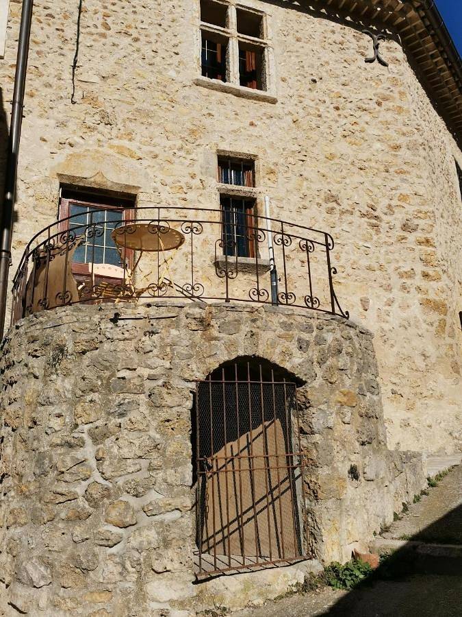 Appartement entier, Holiday Home in Saint-Martin-de-Brômes, Alpes-de-Haute-Provence