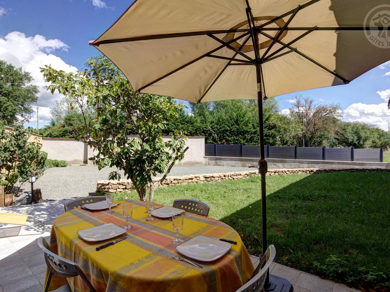 Gîte confortable avec jardin privé à Balbigny in Balbigny, Région de Roanne