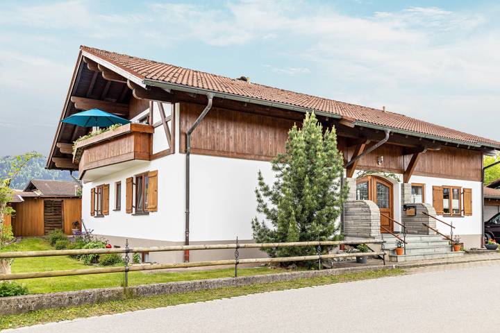 Appartamento intero, Appartamento 'Erd - Reuterwanne' con vista sulle montagne, giardino in comune e Wi-Fi in Wertach, Svevia (Bavaria)