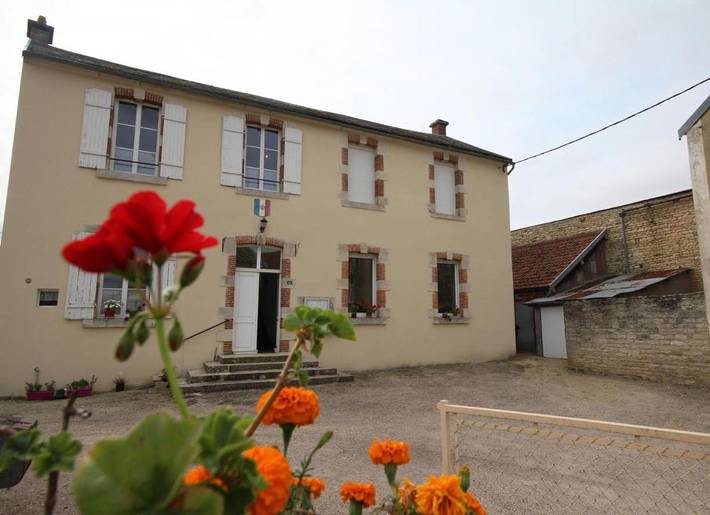 Location de vacances pour 5 personnes, avec Jardin dans Sainte-Colombe-sur-Seine