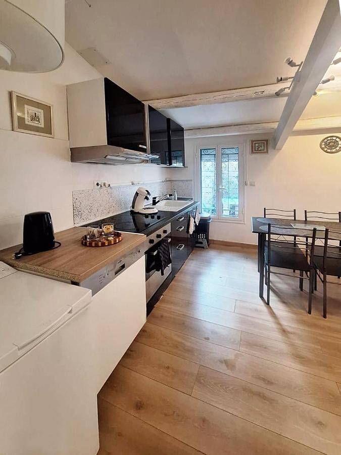 Gîte pour 4 personnes, avec terrasse à La Fare-les-Oliviers - 3