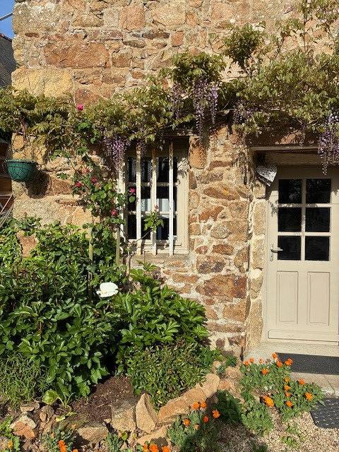 Gîte d'Est-en-Ouest in Pleumeur-Gautier, Côte de Granit Rose
