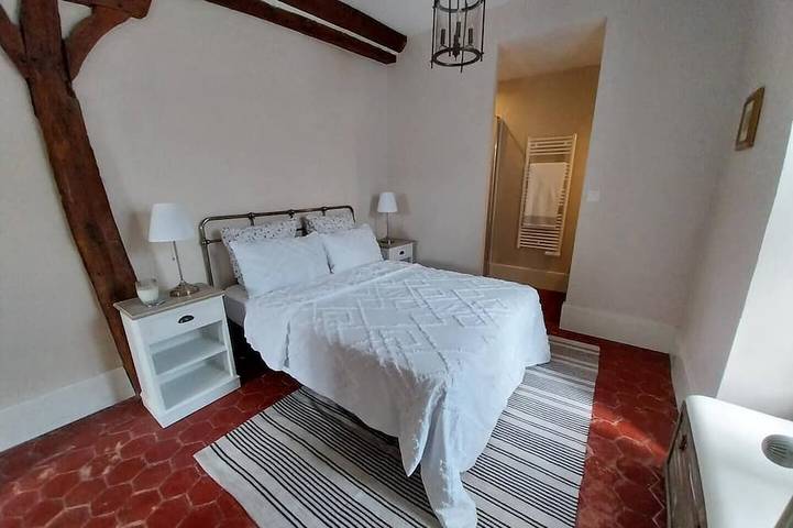 Location de vacances pour 6 personnes, avec jardin à Mellecey - 4