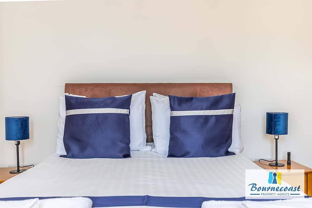 Entire apartment, Bournecoast: Close To Stunning Sandy Beaches And Shops In Southbourne in Bournemouth, South West England