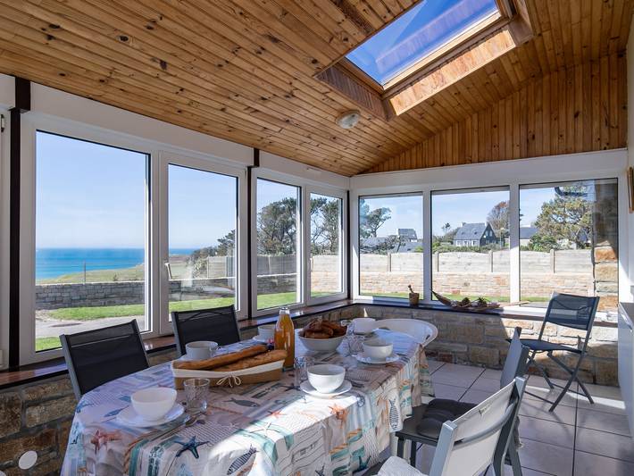 Location de vacances pour 8 personnes, avec terrasse et jardin à Plouarzel - 2