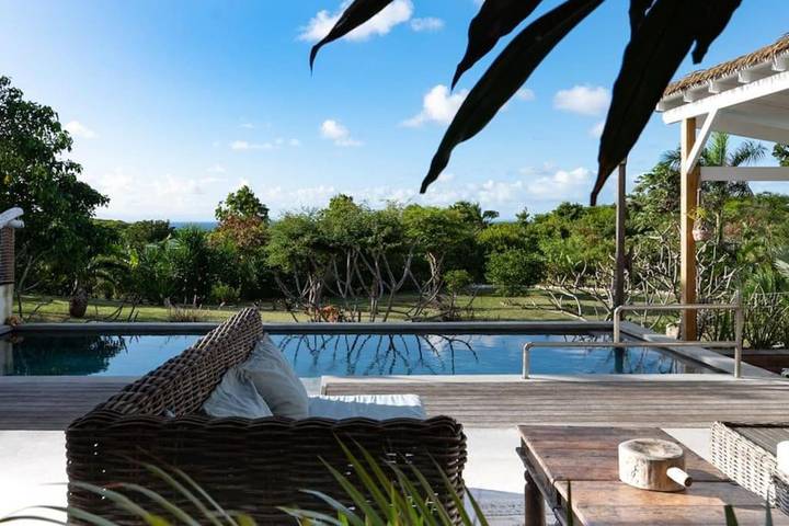 Location de vacances pour 6 personnes, avec vue ainsi que jardin et piscine dans Saint-Louis (Marie-Galante)