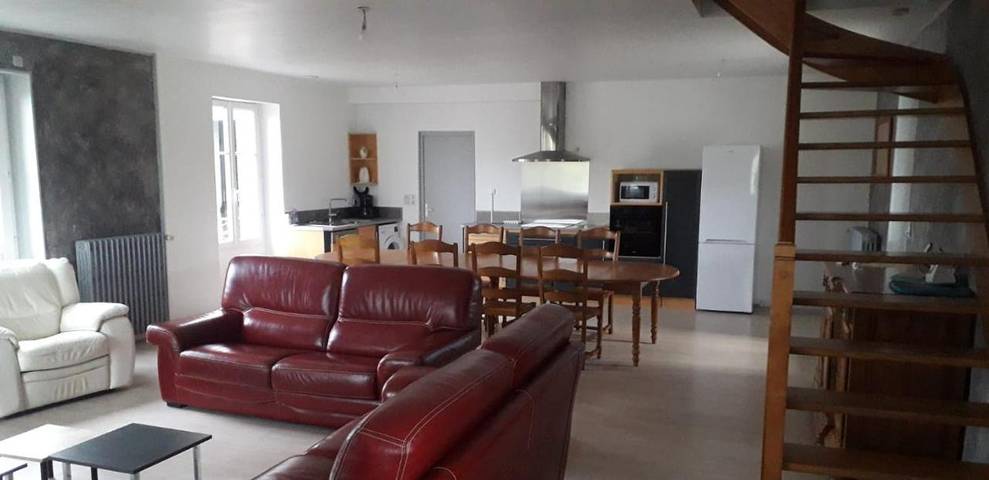 Location de vacances pour 10 personnes, avec vue ainsi que terrasse et piscine à Saint-Aubin-de-Luigné - 3