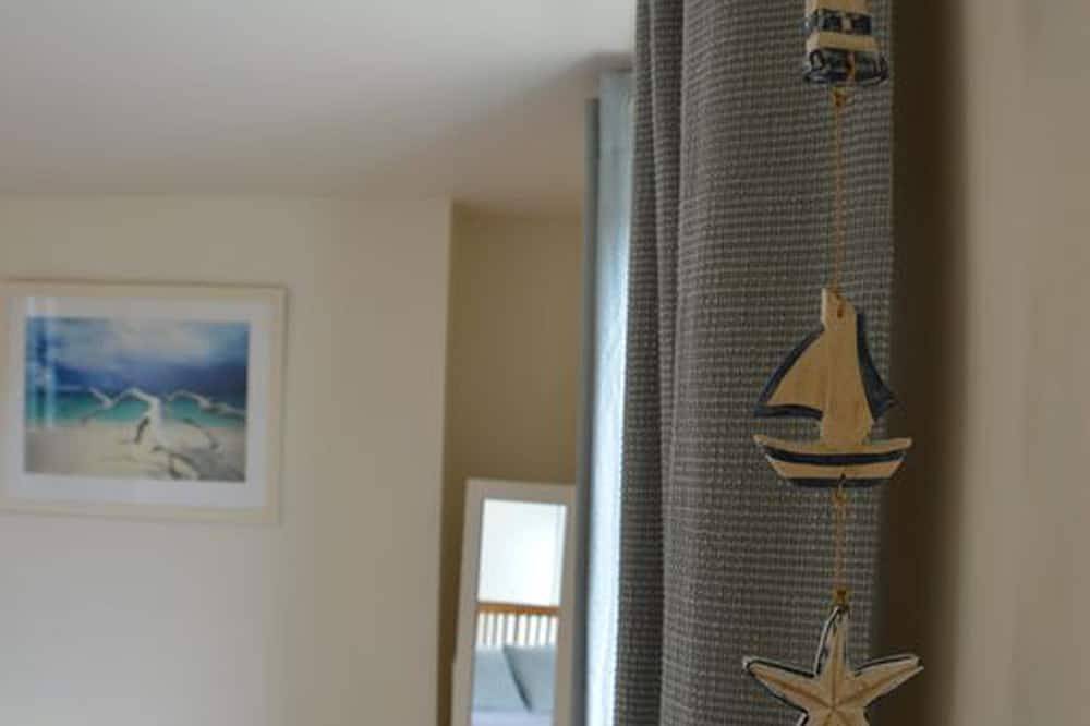 Chapel House - Stunning River Views - Sunny Balcony - Parking Nearby in Kingswear, Devon