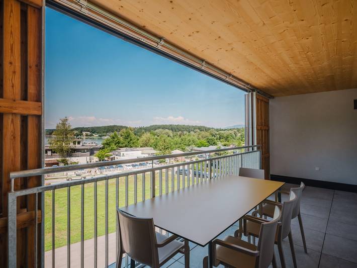 Ferienwohnung für 4 Personen, mit Balkon und Terrasse sowie Seeblick am Klopeiner See
