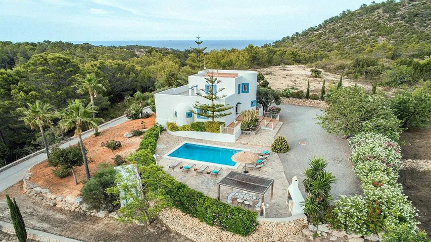 Villa für 8 Personen, mit Ausblick und Pool sowie Garten - 1