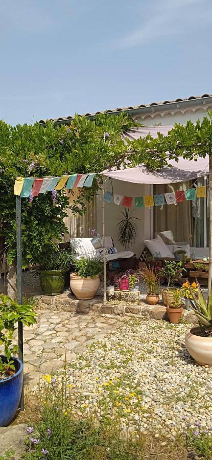Location de vacances pour 2 personnes, avec terrasse et jardin à Chandolas - 4