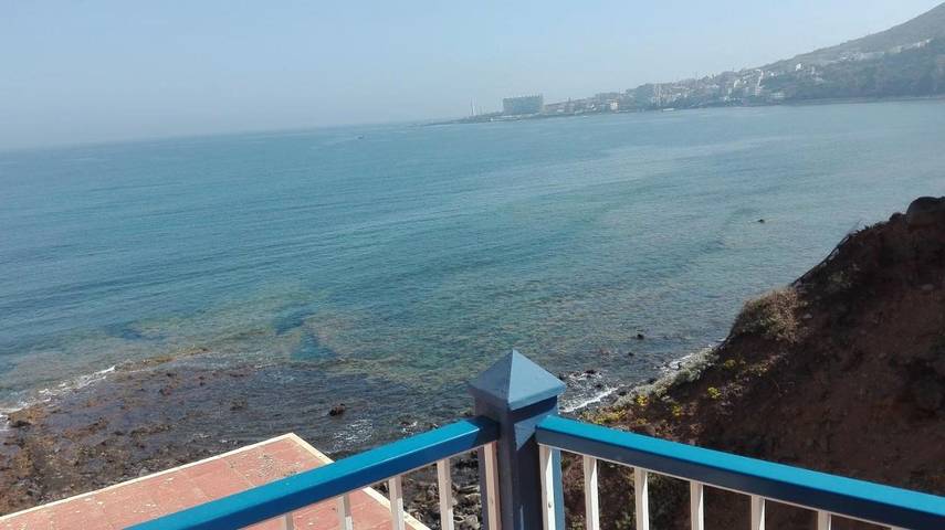 Apartamento para 3 personas, con terraza además de vistas y piscina, Se admiten mascotas en Bajamar