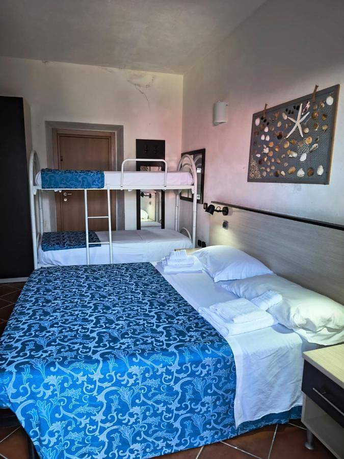 Chambre d’hôte pour 4 personnes, avec vue et terrasse à Cittadella del Capo - 2