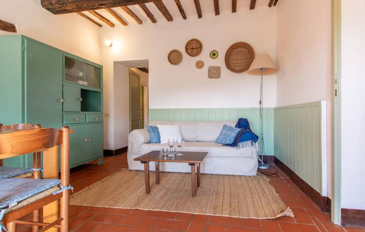 Apartamento vacacional entero, Acogedor apartamento con piscina y aparcamiento, a 1 km de Paciano in Paciano, Provincia de Perugia