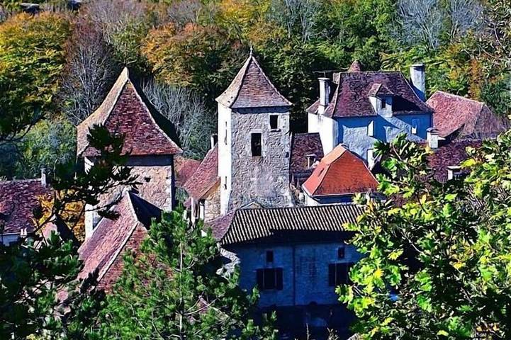 Gîte pour 11 personnes, avec jardin à Saint-Martin-de-Vers