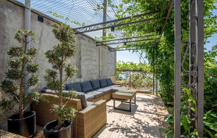 Apartamento vacacional entero, Apartamento de vacaciones para 4 personas con terraza in Municipio de Kotor