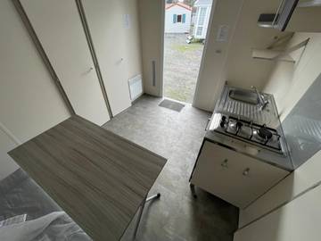 Camping pour 5 Personnes dans Sauxillanges, Région de Besse-et-Saint-Anastaise, Photo 4