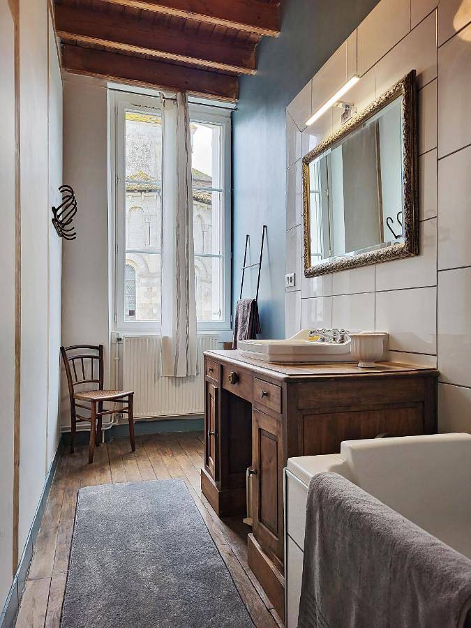 Double Room with Private Bathroom in Saint-Maurice-la-Clouère, Vienne (France)