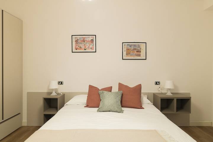 Apartamento entero, Apartamento 'Appartamento Rubino' con piscina comunitaria, Wi-Fi y aire acondicionado in Rivoltella del Garda, Desenzano del Garda