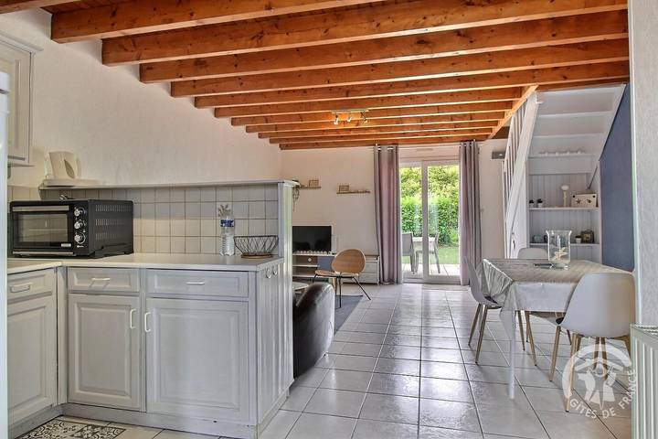 Gîte pour 4 personnes, avec jardin à Saint-Quay-Perros - 2