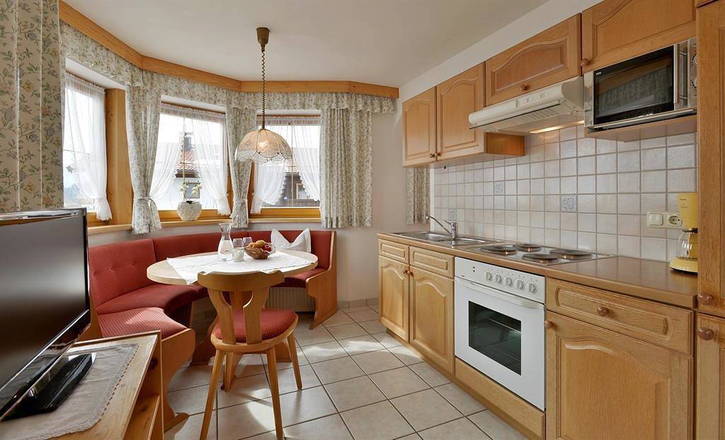 Entire holiday apartment, Apartment "Kaiserblick" /1 Schlafraum/Dusche, Wc in Kössen, Kaiser mountains