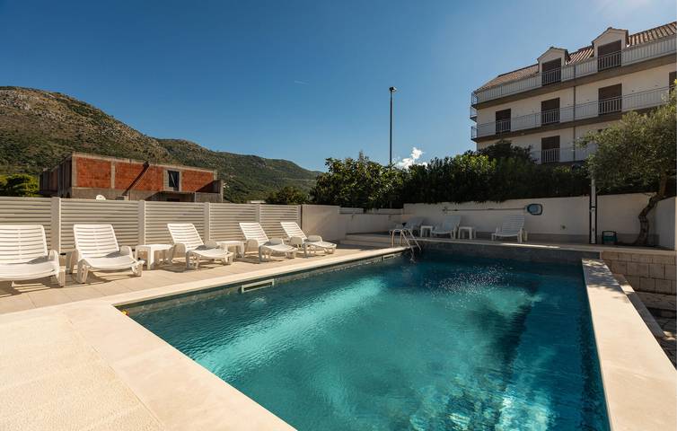 Holiday letting for 8 people, with pool and terrace, with pets in Cavtat