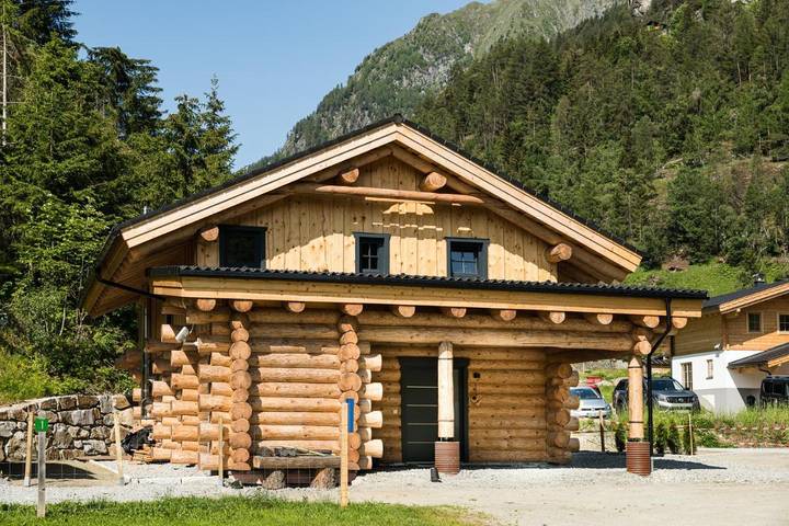 Ferienhaus für 6 Personen, mit Garten und Sauna sowie Ausblick, mit Haustier in Prägraten am Großvenediger